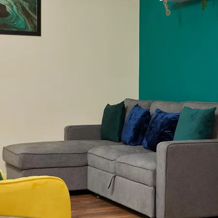 The Emerald Gem Of Leeds - Sleeps 6 - Parking Leeds (West Yorkshire)