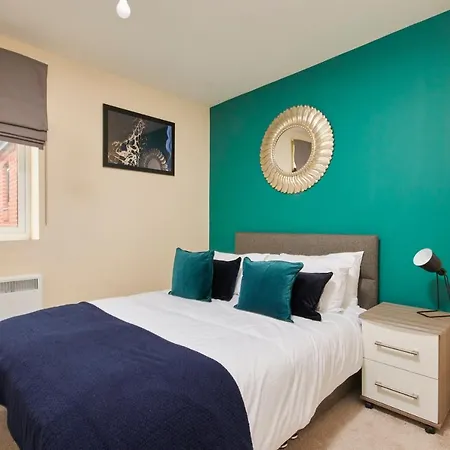 The Emerald Gem Of Leeds - Sleeps 6 - Parking Apartment