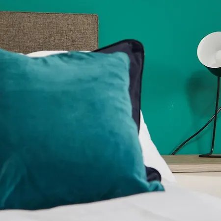 The Emerald Gem Of Leeds - Sleeps 6 - Parking Apartment *